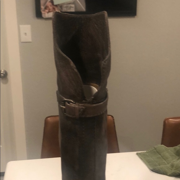 Frye Kelly Over-The-Knee-Boot - Picture 8 of 9